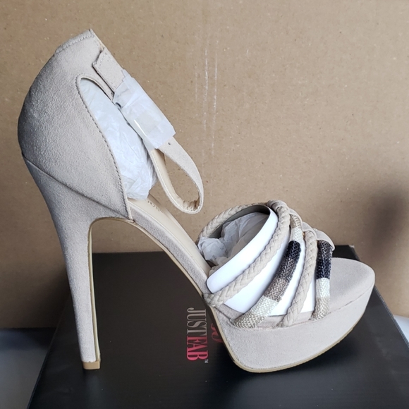 High Heel Shoes - Picture 3 of 8